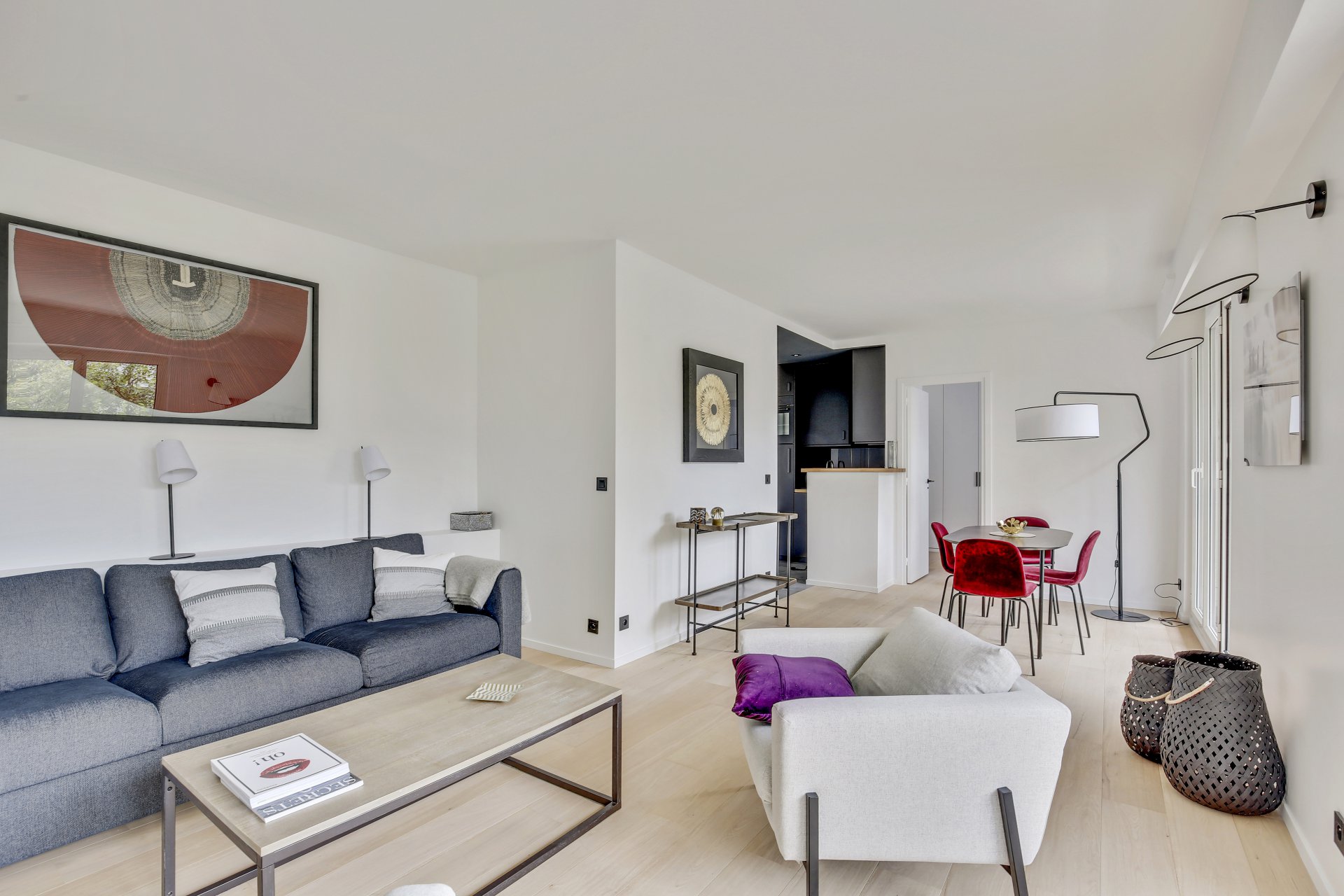  Apartments In Neuilly Sur Seine 