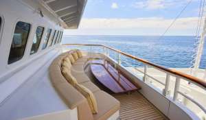 Charter Motor Yacht 