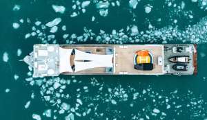 Charter Motor Yacht 