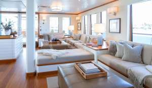 Charter Motor Yacht 