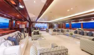 Charter Motor Yacht 