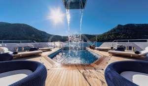 Charter Motor Yacht 