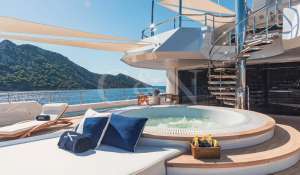 Charter Motor Yacht 