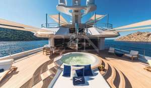 Charter Motor Yacht 