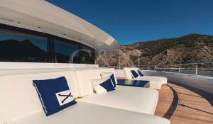 Charter Motor Yacht 