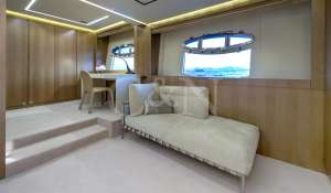 Charter Motor Yacht 