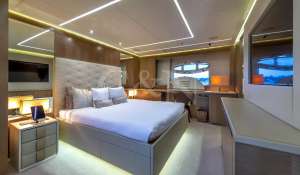 Charter Motor Yacht 