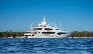 Charter Motor Yacht 