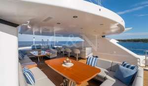 Charter Motor Yacht 