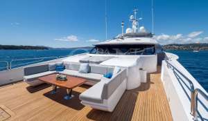 Charter Motor Yacht 