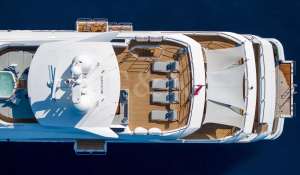 Charter Motor Yacht 