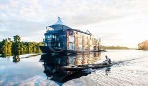 Charter Motor Yacht 