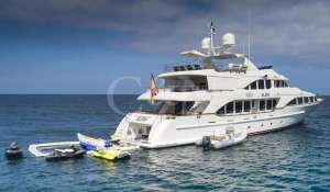 Charter Motor Yacht 