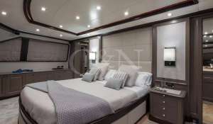 Charter Motor Yacht 