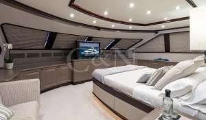 Charter Motor Yacht 