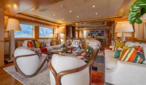 Charter Motor Yacht 