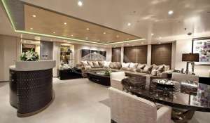 Charter Motor Yacht 