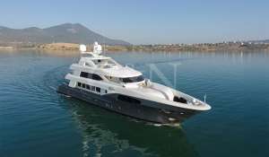 Charter Motor Yacht 