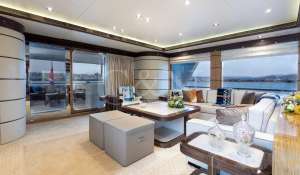 Charter Motor Yacht 