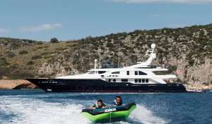 Charter Motor Yacht 