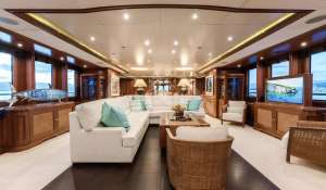 Charter Motor Yacht 