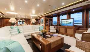 Charter Motor Yacht 