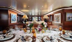 Charter Motor Yacht 