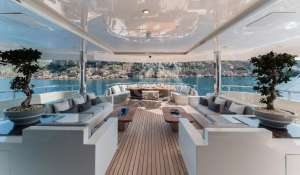 Charter Motor Yacht 