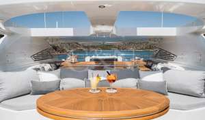 Charter Motor Yacht 