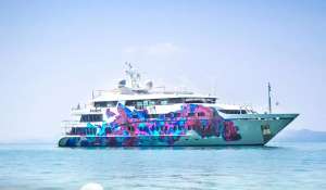 Charter Motor Yacht 