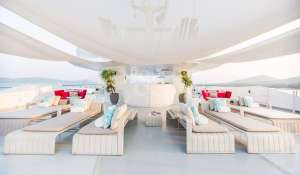 Charter Motor Yacht 