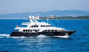 Charter Motor Yacht 