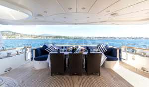 Charter Motor Yacht 