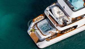 Charter Motor Yacht 