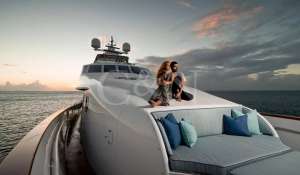 Charter Motor Yacht 