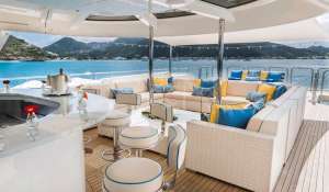 Charter Motor Yacht 