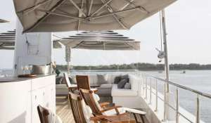 Charter Motor Yacht 