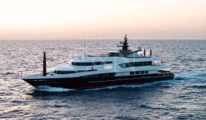 Charter Motor Yacht 