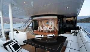 Charter Motor Yacht 