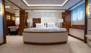 Charter Motor Yacht 