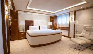 Charter Motor Yacht 