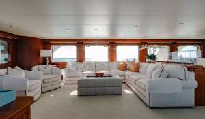 Charter Motor Yacht 