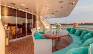 Charter Motor Yacht 