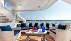 Charter Motor Yacht 