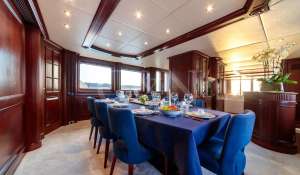 Charter Motor Yacht 