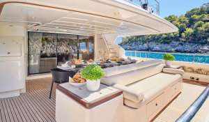 Charter Motor Yacht 