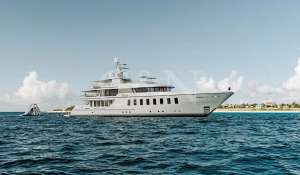 Charter Motor Yacht 