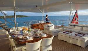 Charter Motor Yacht 