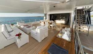 Charter Motor Yacht 