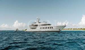 Charter Motor Yacht 